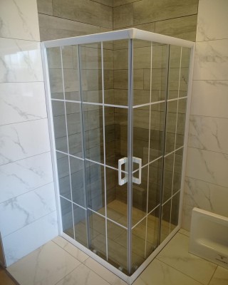 POOL SERİSİ BEYAZ PROFİLLİ KAROLAJLI CAM DUŞAKABİN