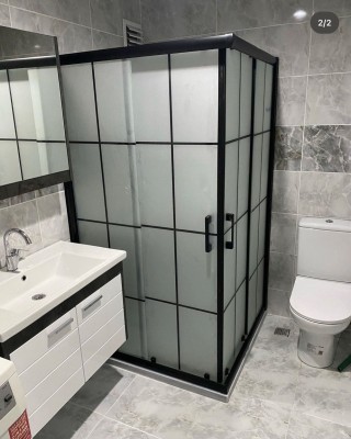 POOL SERİSİ SİYAH PROFİLLİ KAROLAJLI CAM DUŞAKABİN