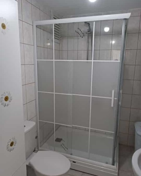 POOL SERİSİ BEYAZ PROFİLLİ KAROLAJLI CAM DUŞAKABİN