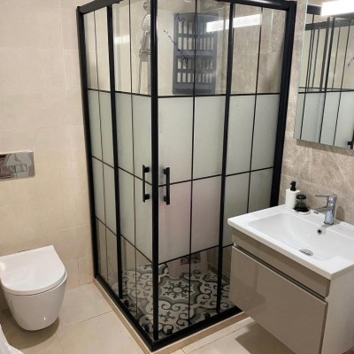 POOL SERİSİ SİYAH PROFİLLİ KAROLAJLI CAM DUŞAKABİN