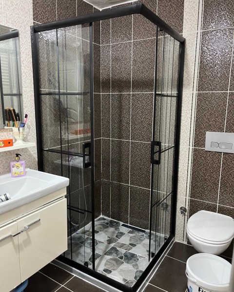 POOL SERİSİ SİYAH PROFİLLİ KAROLAJLI CAM DUŞAKABİN