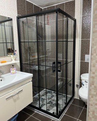 POOL SERİSİ SİYAH PROFİLLİ KAROLAJLI CAM DUŞAKABİN